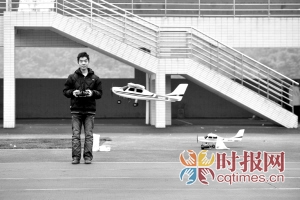 巴南区理工大学,韩卓伟纯手工制作了一架可在零下10度至50度,风速5级地区飞行的无人机
