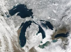 NASA航拍北美五大湖大面积结冰景观