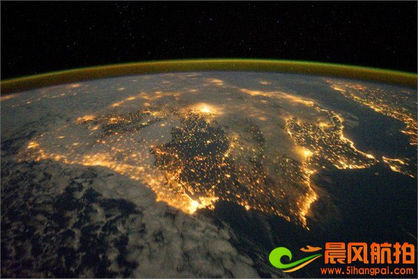 夜晚的地球：NASA航拍世界各大城市夜景图(组图)