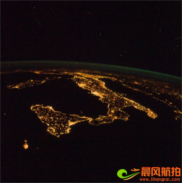 夜晚的地球：NASA航拍世界各大城市夜景图(组图)