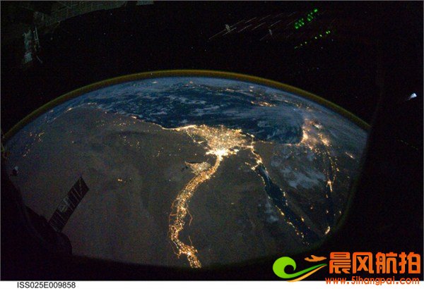 夜晚的地球：NASA航拍世界各大城市夜景图(组图)