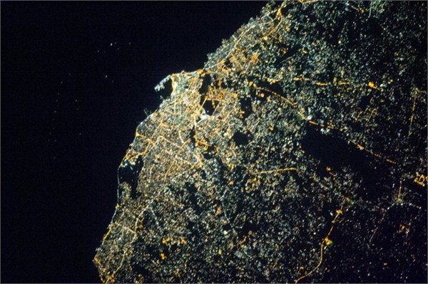 夜晚的地球：NASA航拍世界各大城市夜景图(组图)