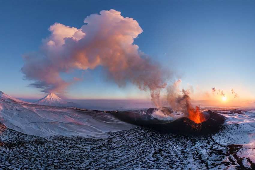 俄罗斯托尔巴奇克火山航拍