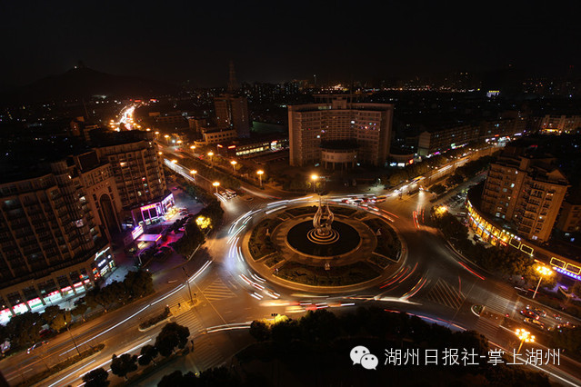 湖城夜景航拍